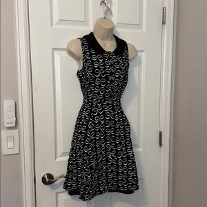 Kate Spade New York Mackenna black and white bow print fit & flare dress.